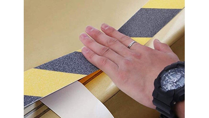 防滑膠帶不能少，關(guān)鍵時刻保你不摔倒-防滑膠帶貨源供應(yīng)【昆山玉寰】