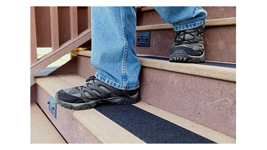 地磚樓梯防滑膠帶效果圖，美觀簡潔又大方！