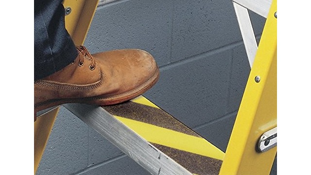 樓梯防滑條要怎么施工？免工人施工，一分鐘完成