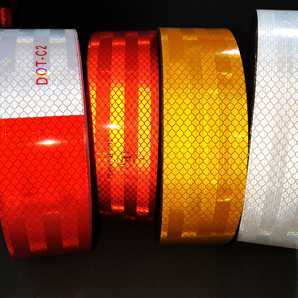 反光膠帶對(duì)比【昆山玉寰】